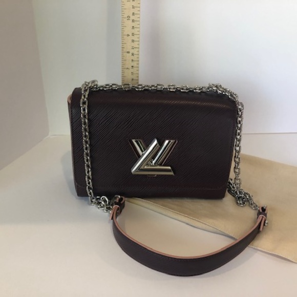 Brand NEW - LouisVuitton Cross Body Bag - Picture 7 of 8